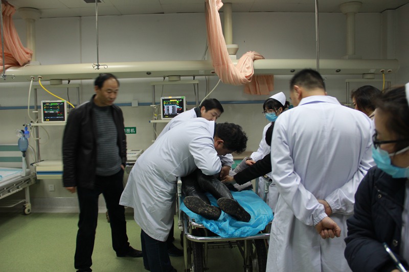 宁杭高速突发交通事故  我院救援彰显应急能力