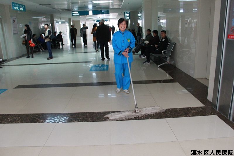 令人尊敬的保洁工人刘小珊