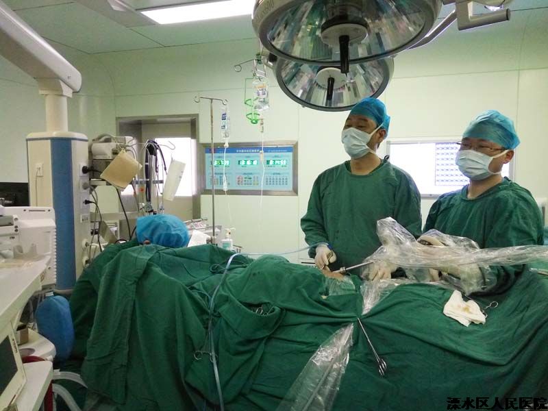 我院首例胸腔镜下单操作孔肺癌根治术