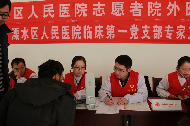 深入厂区，为职工健康护航