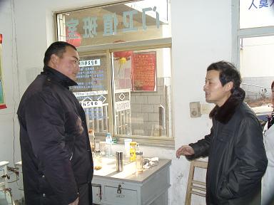 大年三十，院领导到科室慰问
