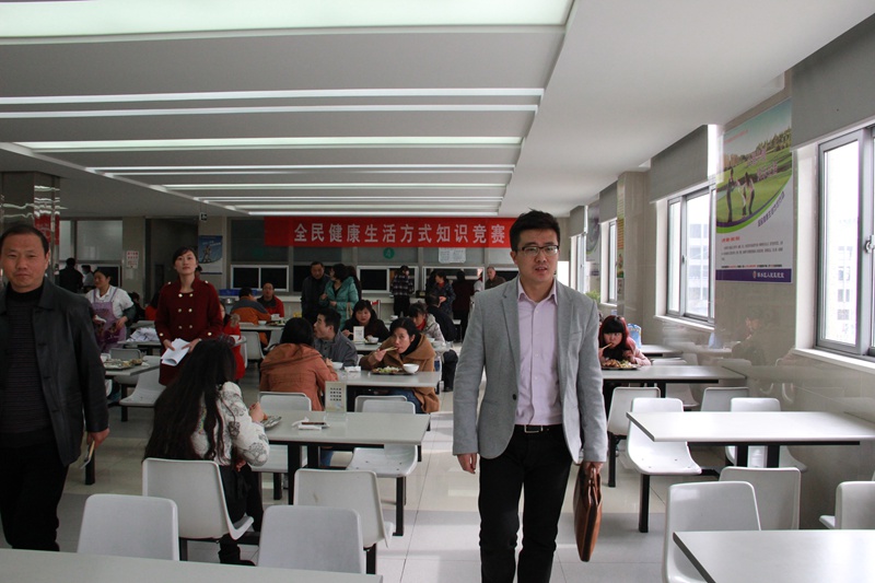我院食堂接受全民健康生活方式示范食堂验收