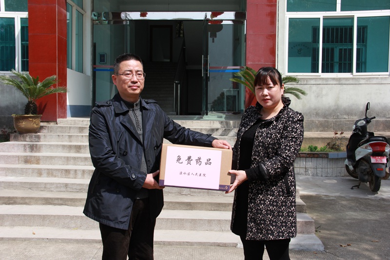 肿瘤防治宣传周  我院义诊走进和凤张家
