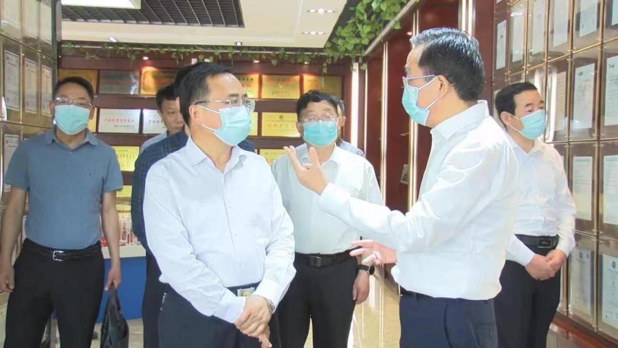 芜湖市政协主席张峰莅临258cn118图库论坛 走访调研委员企业