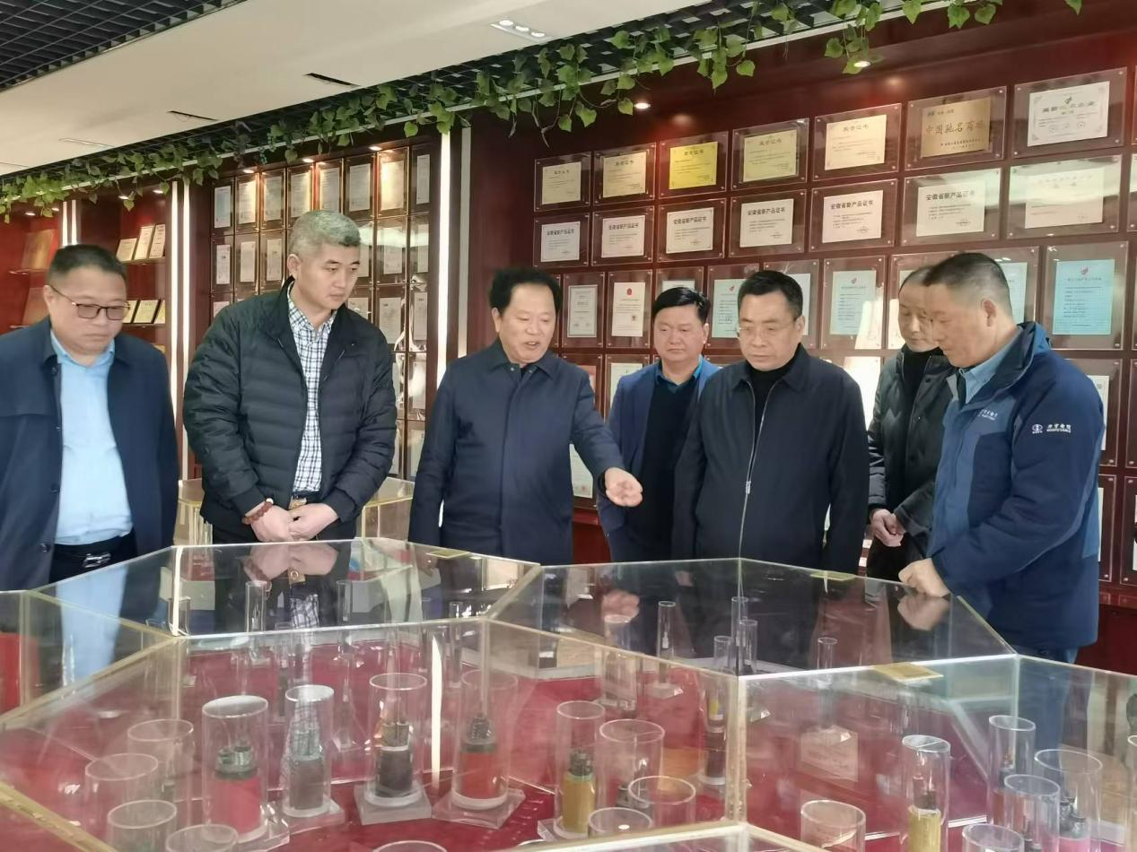 张传厚会长一行莅临华宇电缆集团考察调研