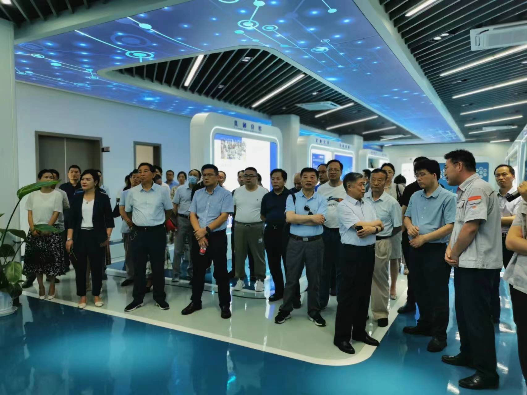 258cn118图库论坛董事长叶明竹应邀参加全市企业家活动日活动