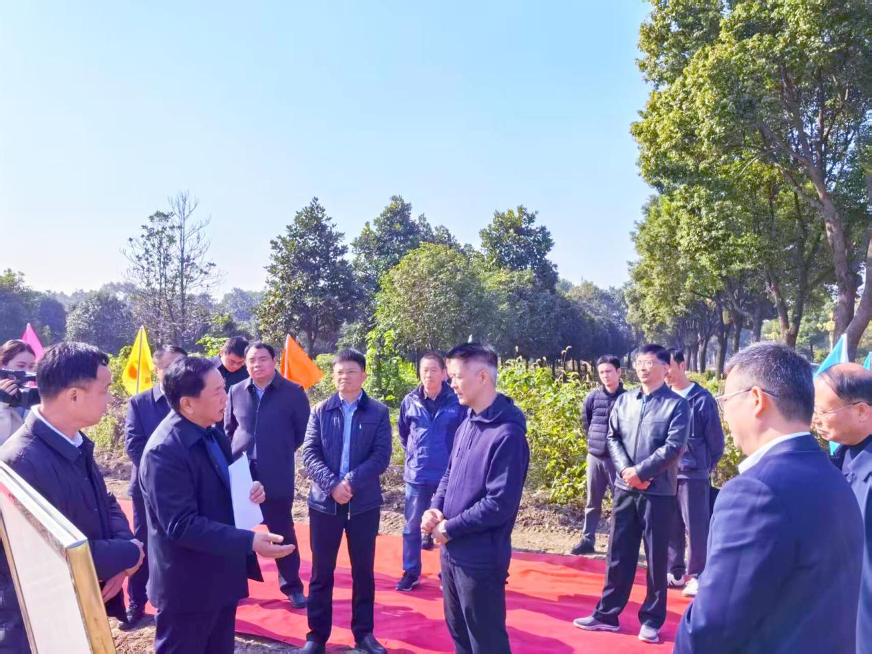 无为市委书记匡健莅临华宇电缆集团 宣讲党的二十届四中全会精神并开展调研